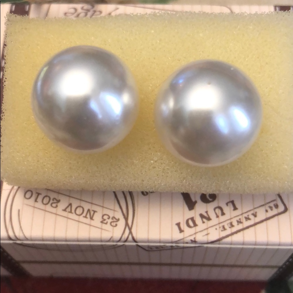 Faux pearl back and front pierced earrings NEW